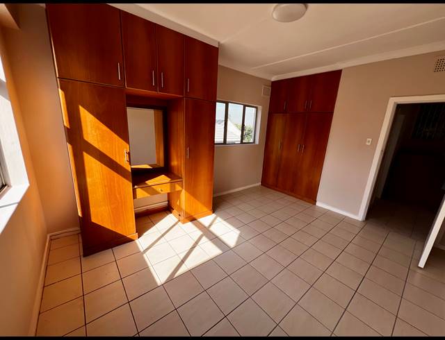 1.5 BEDROOM APARTMENT FOR SALE IN BULWER